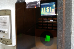 icolour8-in-housing2